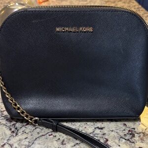 Michael Kors Jet Set Travel Medium Dome Crossbody Bag